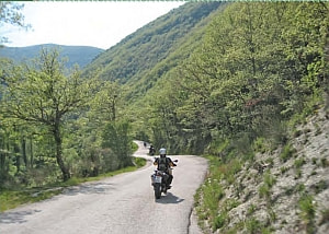 Shira and Chris Knight on thier way to Spello