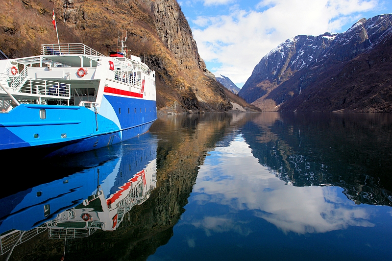 The ferry into Lysefjord